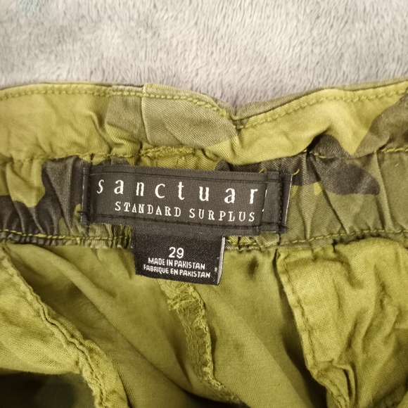 Sanctuary Standard Surplus Camo Utility Shorts Size 29 Green Military - Picture 9 of 16